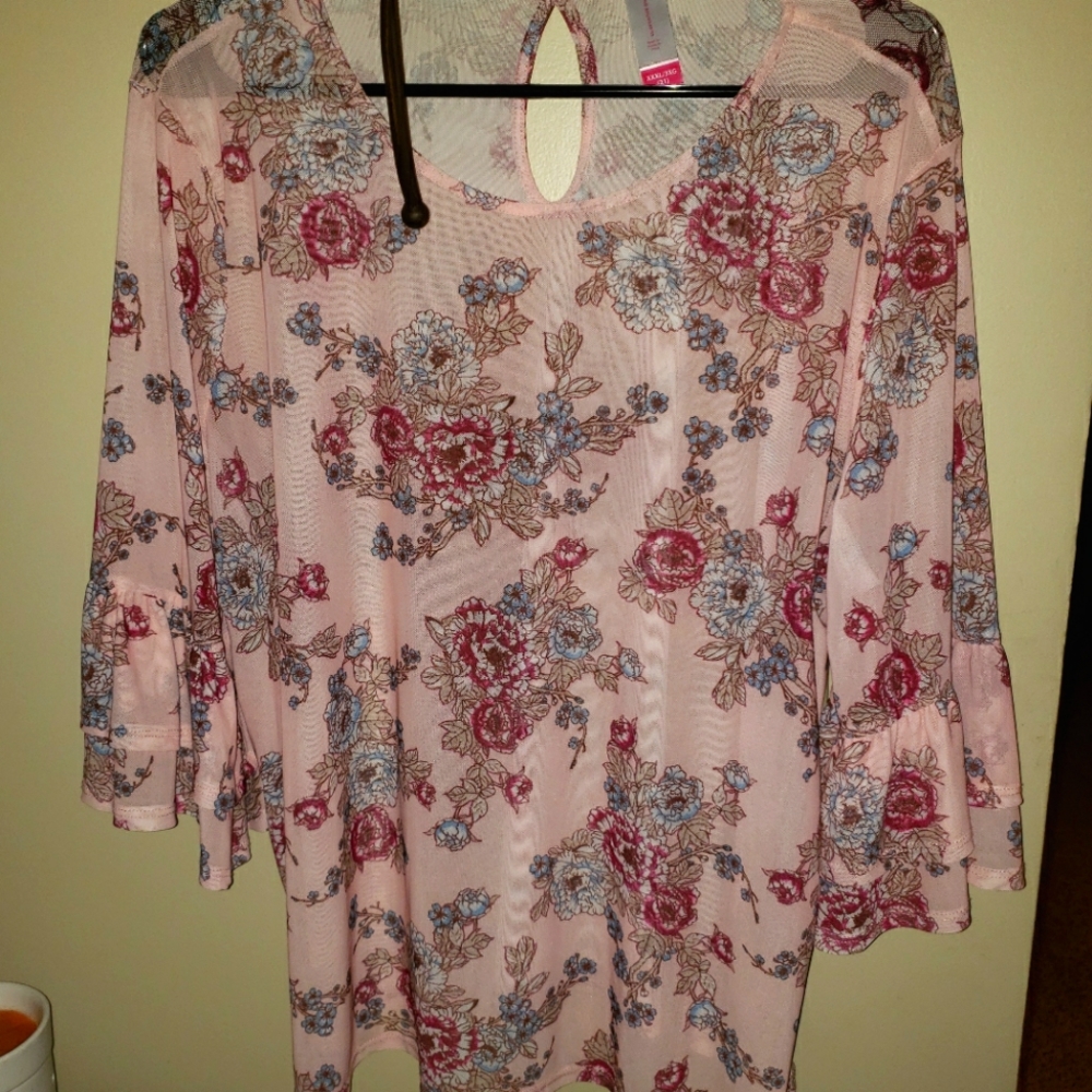 Women's Plus 3X Pink Floral Shear Shirt